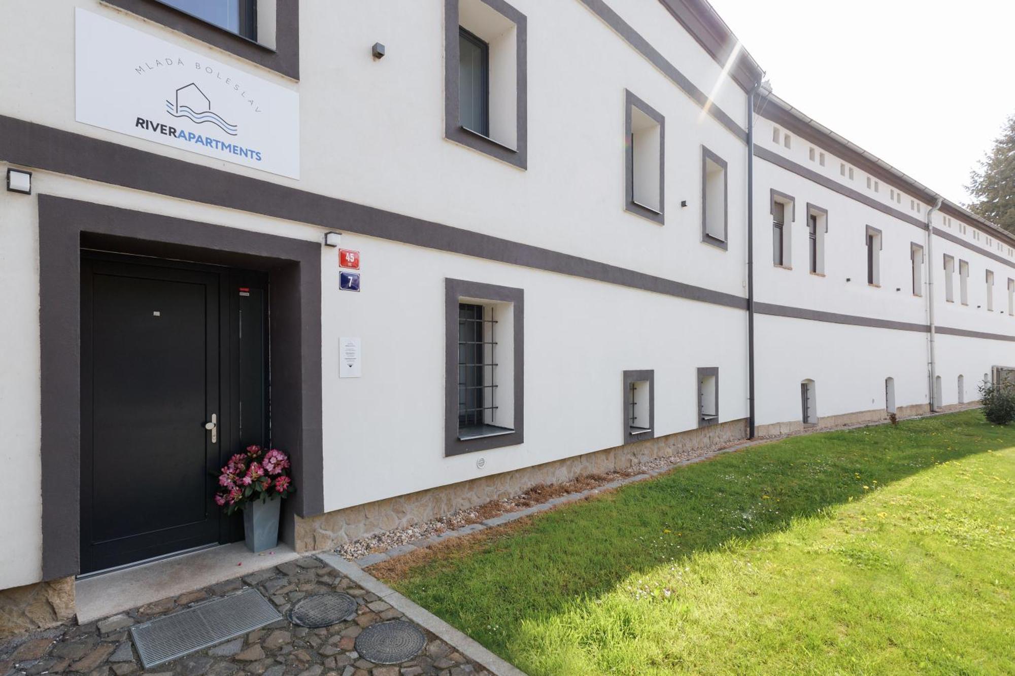 River Apartments Mlada Boleslav Ngoại thất bức ảnh